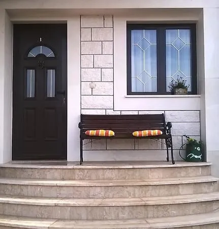 Ivona 2 Apartment Trogir