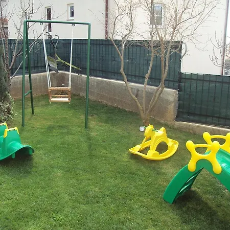Apartman Ivona 2 *
