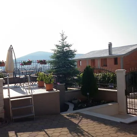 Apartment Ivona 2 *