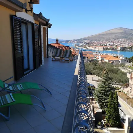 Apartament Ivona 2 *