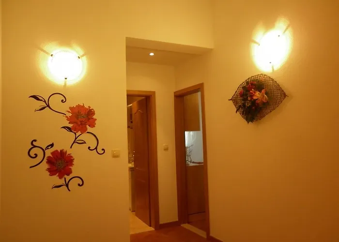 伊沃娜2号公寓 *