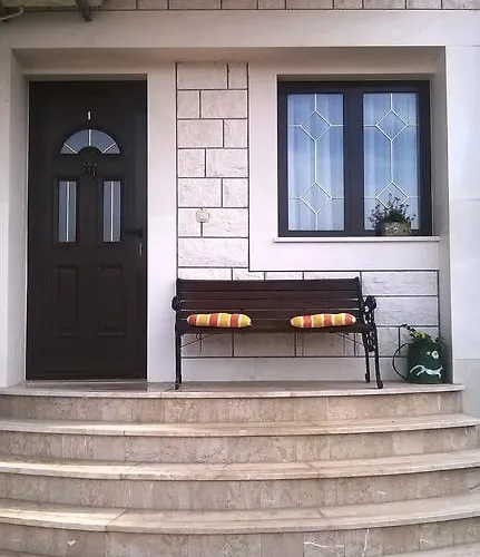 伊沃娜2号公寓 公寓 特罗吉尔