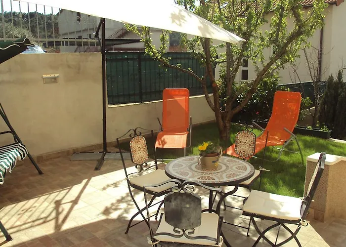 伊沃娜2号公寓 特罗吉尔