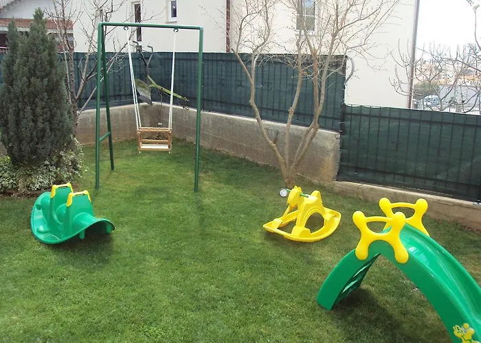 Appartement Ivona 2 *