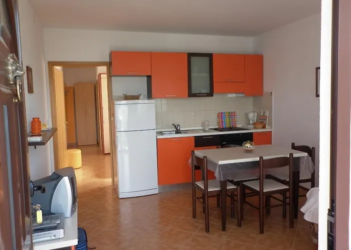 Appartement Ivona 2 *