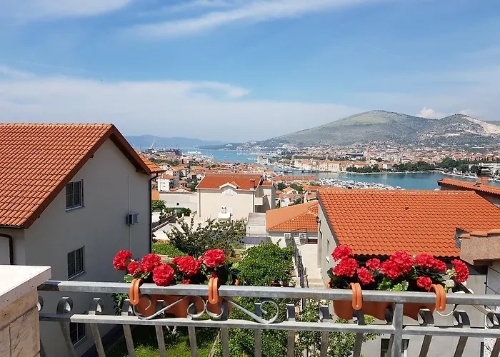 伊沃娜2号公寓 公寓 特罗吉尔