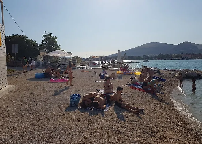 伊沃娜2号公寓 特罗吉尔